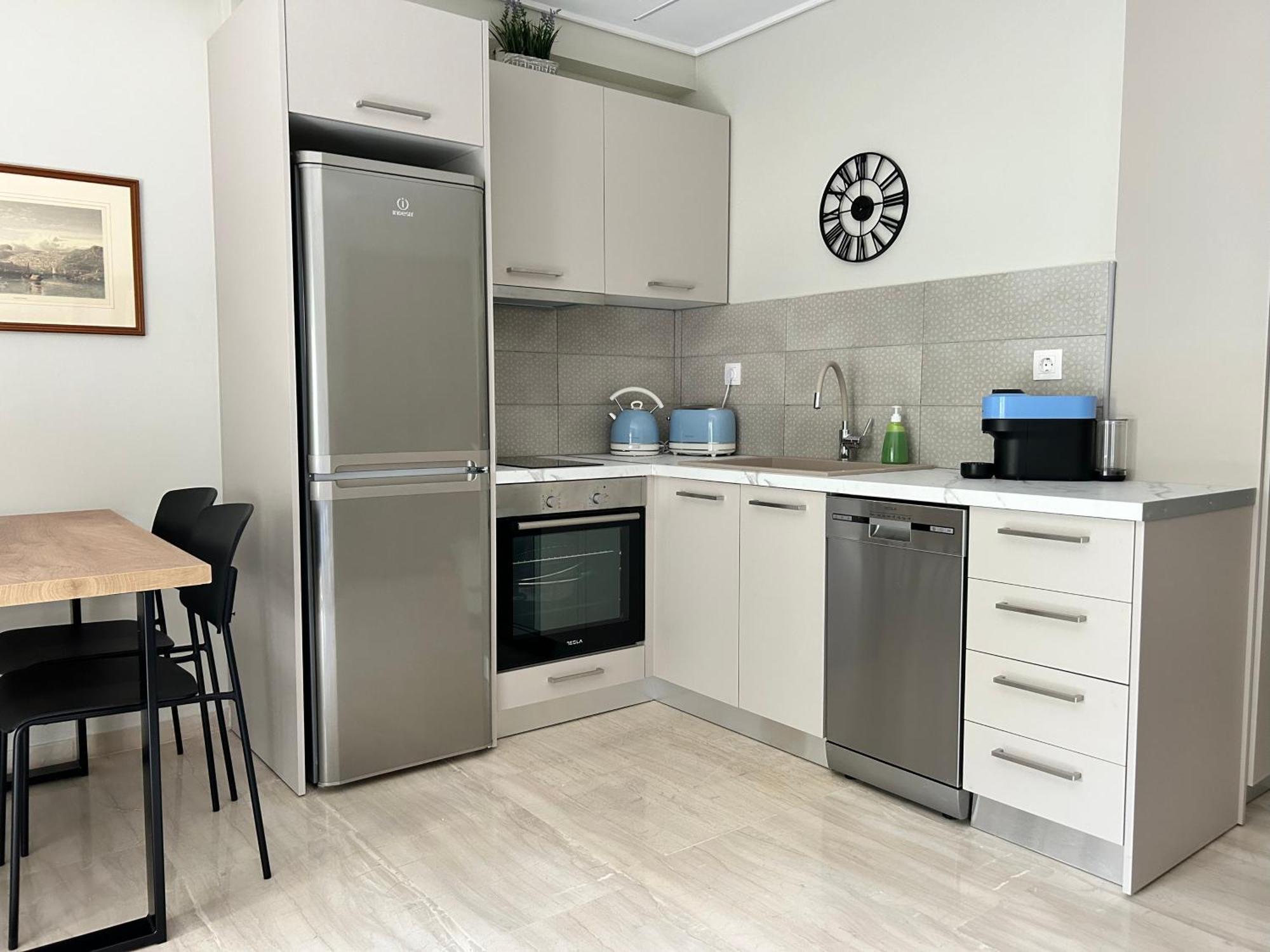 Evrou 21A Metropolitan Suite Афины Экстерьер фото